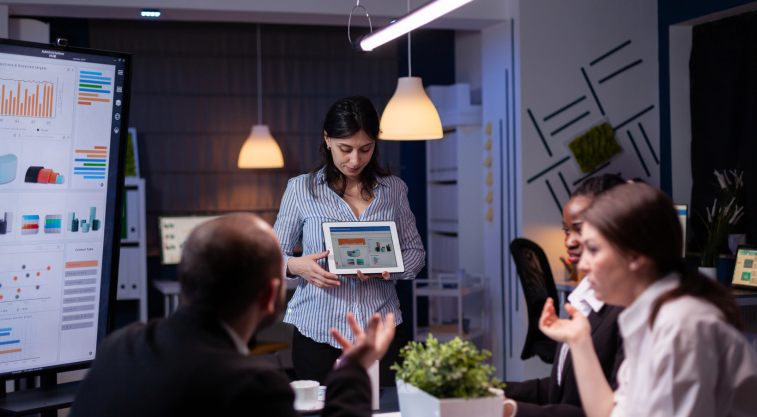 Smart Strategies to Balance Work & Studies While Learning Digital Marketing